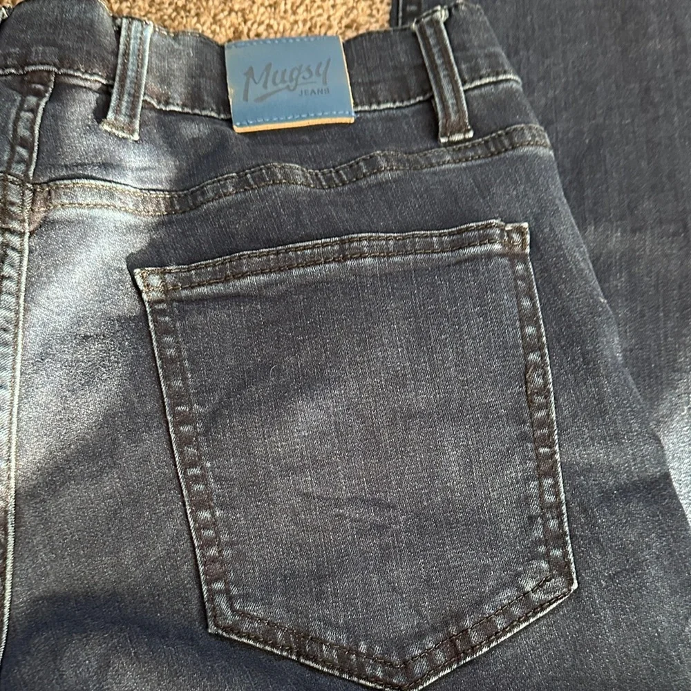 Mugsy Men's Relaxed Fit Stretch Jeans in Deep Blue - Picture 4 of 4
